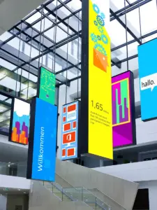 LED Video Walls als Digital Signage Chandeliers Chandeliers bei Microsoft in München_Installation Pro Video GmbH