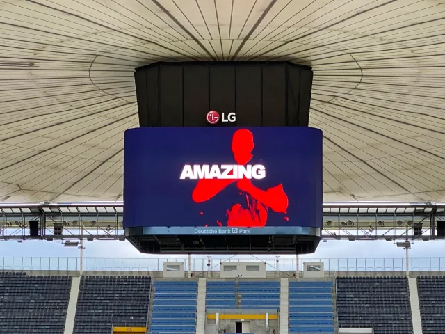 LED Video Wand Würfel im Stadion der Eintracht Frankfurt