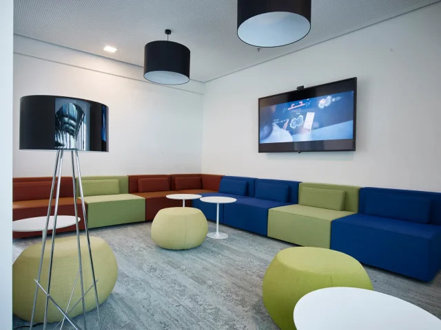 Microsoft Hauptquatier München Chill Lounge Meeting Display_Installation von Pro Video GmbH