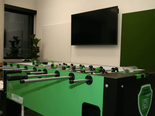 Microsoft Hauptquatier Meeting Room Konferenzraum Meetingraum Huddle Room Display_Installation von Pro Video GmbH