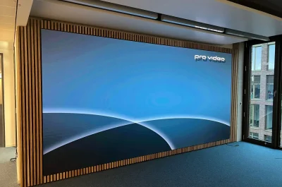 Universität Bremen: pro video GmbH bei der Installation einer LED-Wand mit 0,9 mm Pixelpitch – professionelle Umsetzung modernster Medientechnik