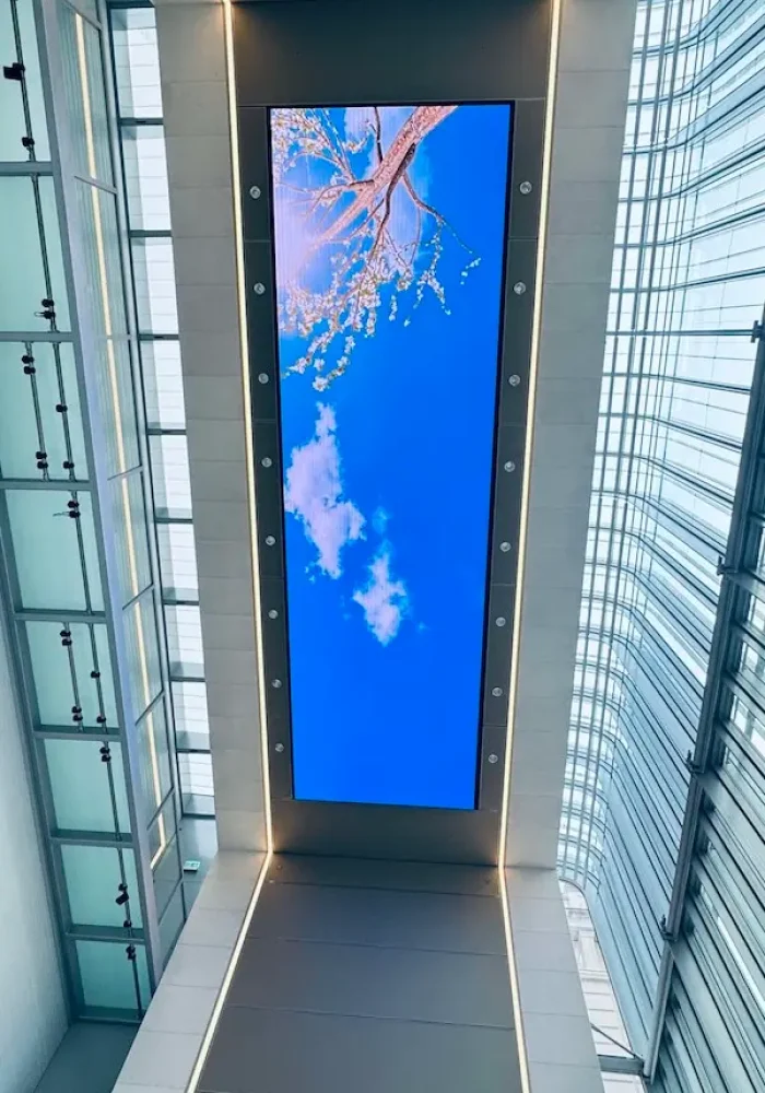 LED-Wand in der Decke der Bertelsmann Hauptstadtrepräsentanz Berlin – PRO VIDEO GmbH